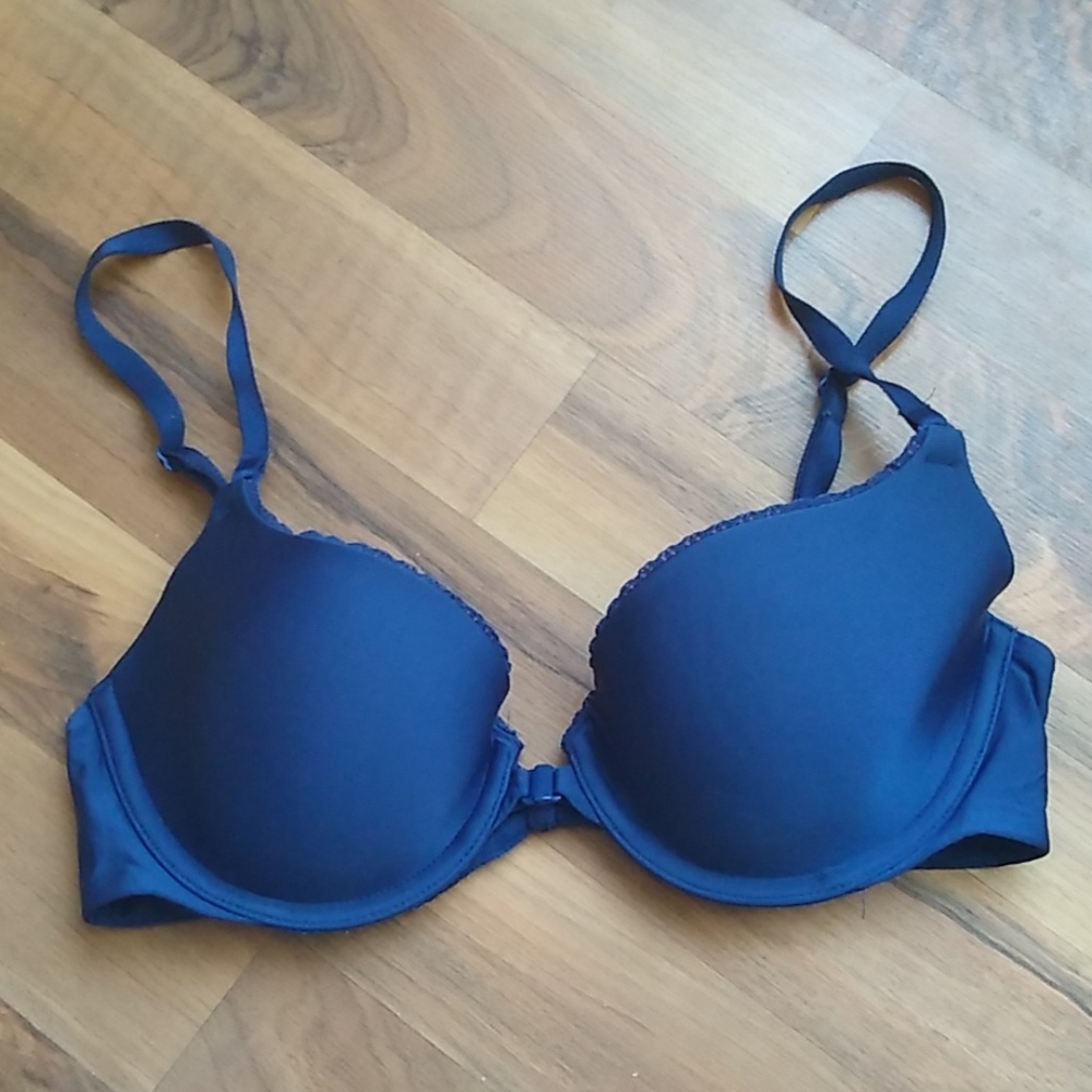 Victoria's Secret - front closure bra
